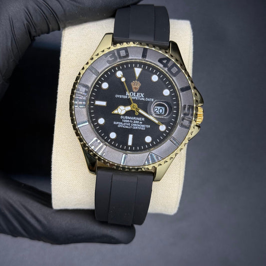 Rolex submariner strap with rotating golden & black dial  date just